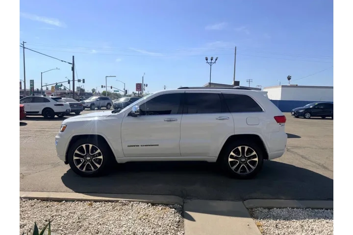 $19550 : 2018 Grand Cherokee Overland image 4