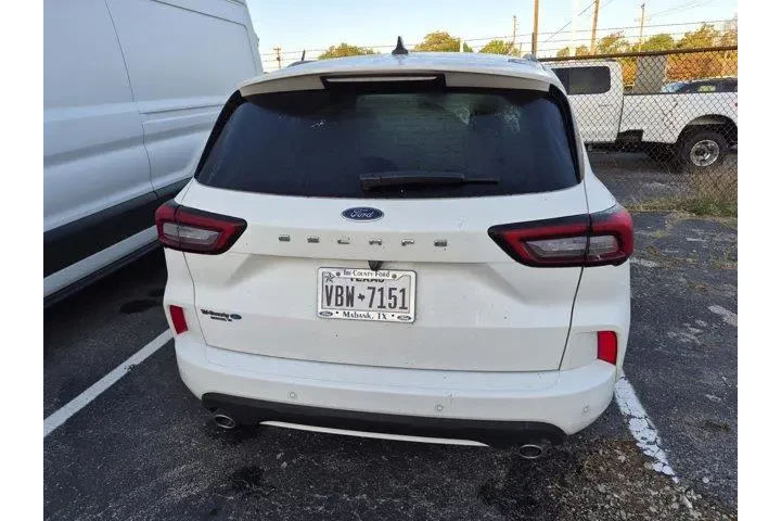 Ford Escape 2024 ST-Line 4dr image 4