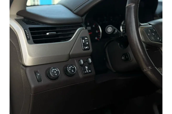 $15759 : GMC Yukon 2015 4x4 Denali 4d image 10