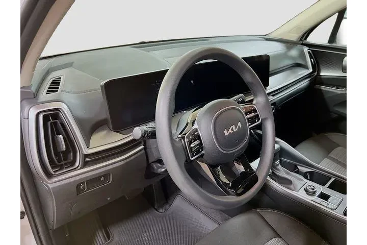 $27384 : Kia Sorento 2024 LX 4dr SUV image 9
