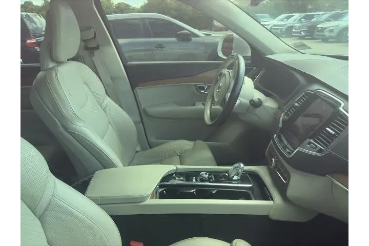$21900 : Volvo XC90 2017 AWD T8 eAWD image 2