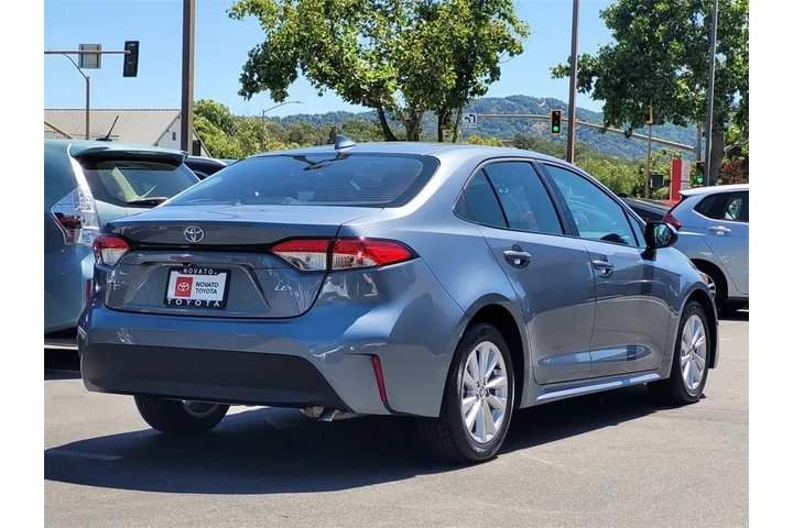 $22599 : Gold Certified2024 Corolla LE image 5