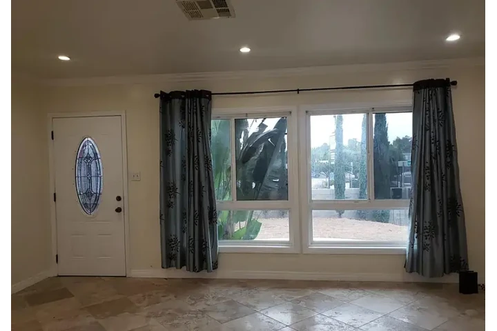 $1950 : CASA FOR RENT image 1