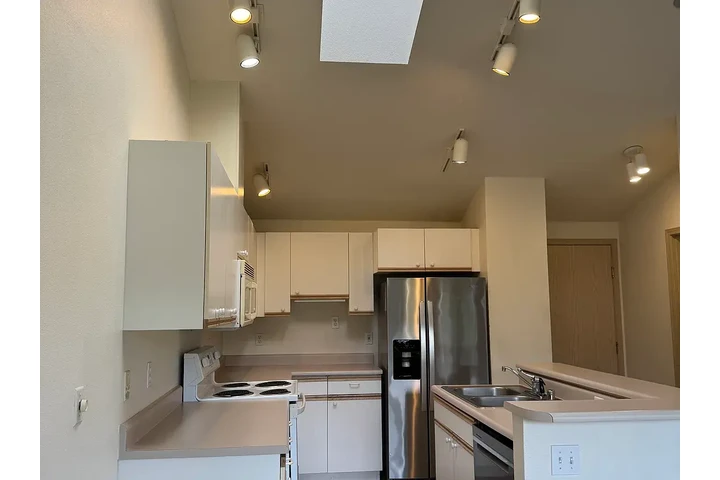 $1500 : Ready for Move-in: NOW image 1