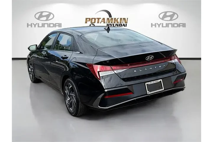 $20000 : Hyundai ELANTRA 2025 SEL Con image 7