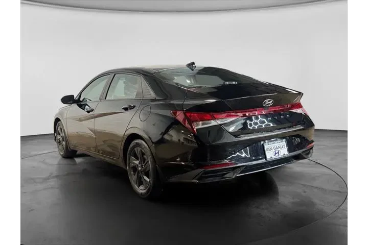 $18201 : Hyundai ELANTRA 2023 SEL 4dr image 6