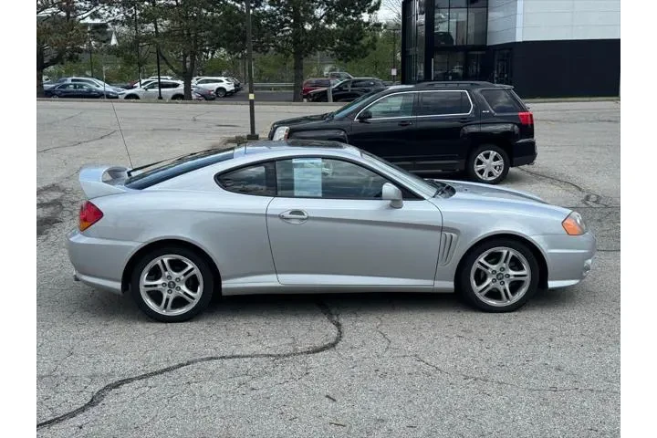 $8366 : Hyundai Tiburon 2004 GT V6 2 image 6