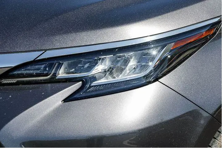 $33333 : Toyota Sienna 2021 LE 8-Pass image 8