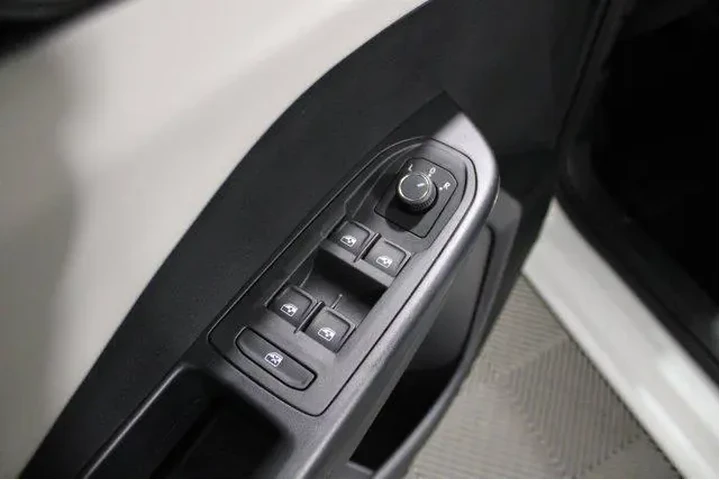 $23993 : Volkswagen Taos 2025 S 4dr S image 4