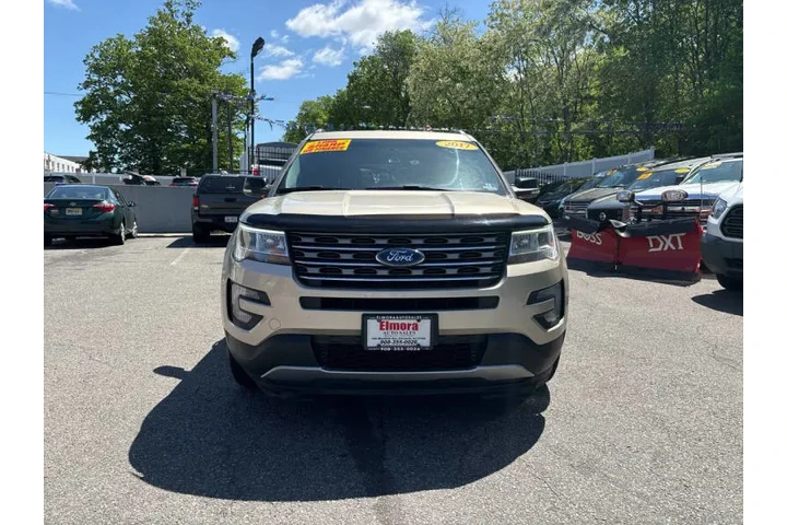 $16999 : 2017 Explorer XLT image 3