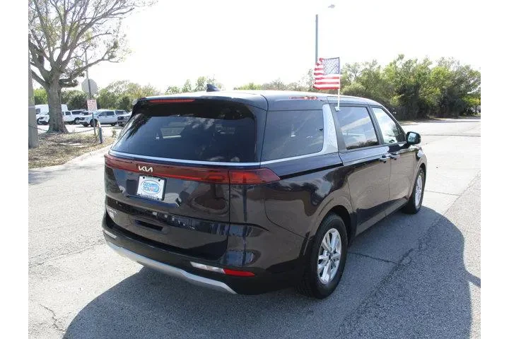 $28995 : Kia Carnival 2024 LX 4dr Min image 7