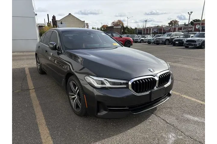 $30998 : BMW 5 Series 2021 AWD 530i x image 2