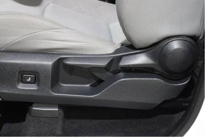 $38966 : Toyota Tacoma 2025 4x4 SR5 4 image 4