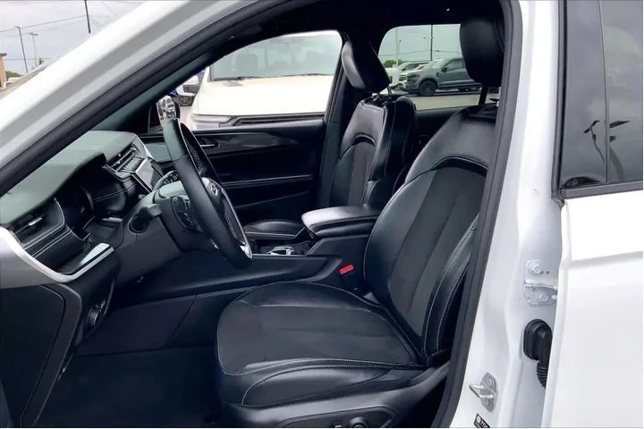 $26264 : Jeep Grand Cherokee 2022 4x4 image 8