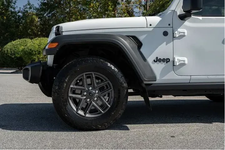 $32999 : Jeep Wrangler 2024 4x4 Sport image 4