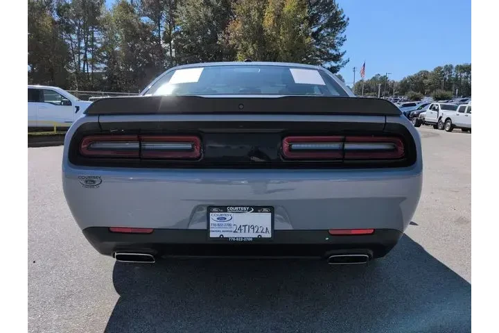 $24400 : Dodge Challenger 2021 SXT 2d image 5