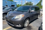 $14500 : 2013 Sienna thumbnail