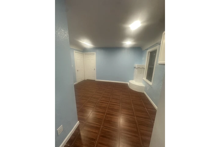 $1000 : Rento cuarto con bano privado image 5