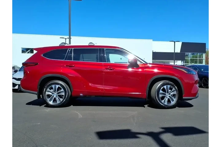 $36275 : Toyota Highlander 2022 AWD X image 2