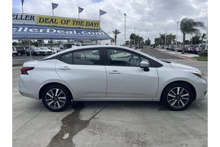 $19777 : Nissan Versa 2025 SV 4dr Sed image 9