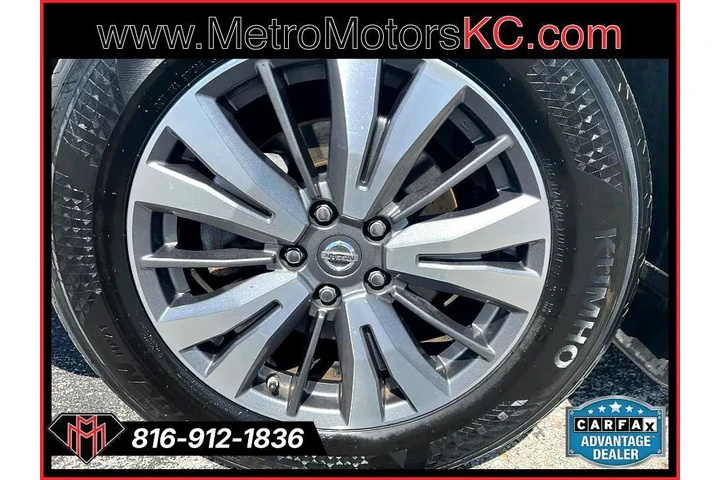 $15989 : 2017 Pathfinder 4x4 SL image 9