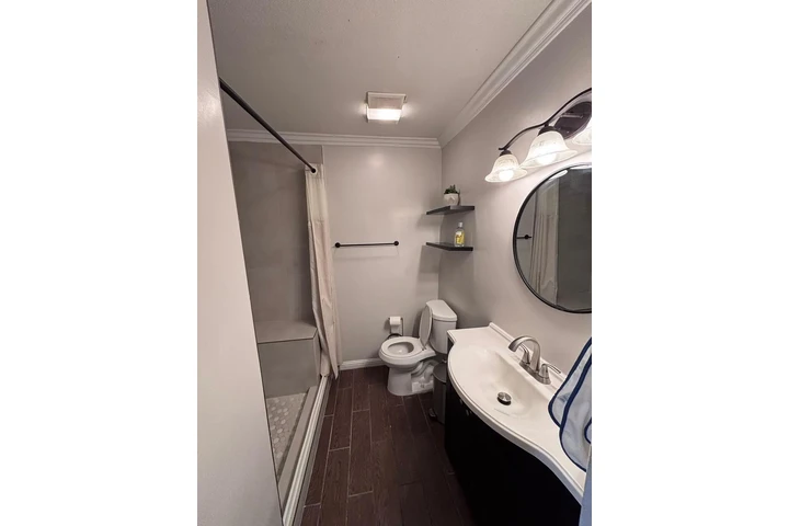 $2650 : CASA MODERNA EN RENTA image 8