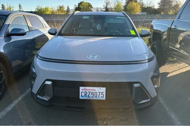$24990 : Hyundai KONA 2025 SEL 4dr Cr image 3