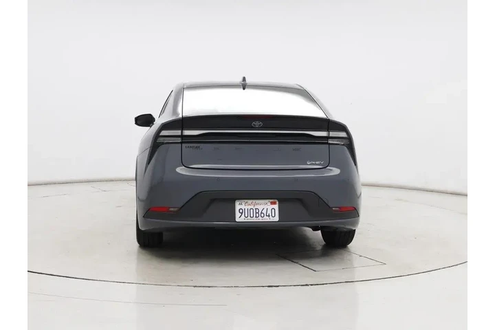 $32998 : Toyota Prius Plug-in Hybrid image 6
