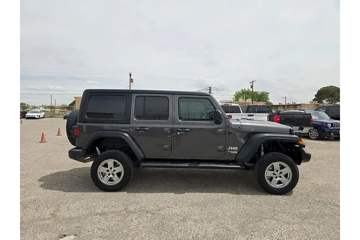 $18972 : Jeep Wrangler Unlimited 2018 image 2