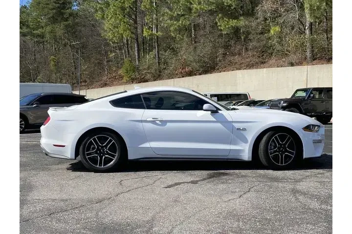 $28990 : Ford Mustang 2021 GT 2dr Fas image 2