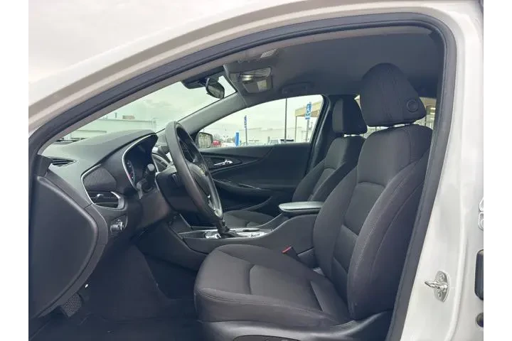 $19999 : Chevrolet Malibu 2025 LT 4dr image 4