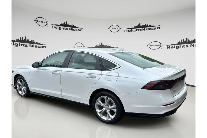 $21990 : Honda Accord 2023 LX 4dr Sed image 4