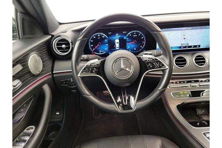 $38998 : Mercedes-Benz E-Class 2022 E image 10