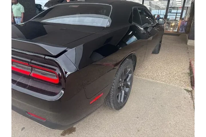 $24827 : Dodge Challenger 2022 SXT 2d image 3