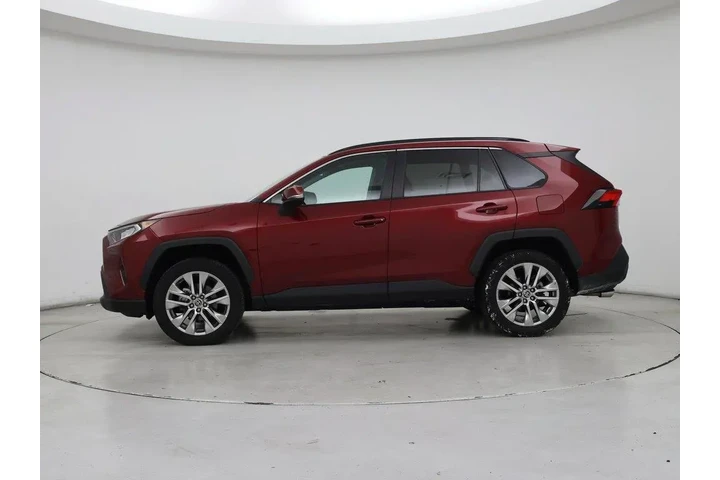 $30998 : Toyota RAV4 2021 AWD XLE Pre image 3
