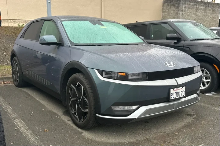 $25490 : Hyundai IONIQ 5 2024 AWD SEL image 2