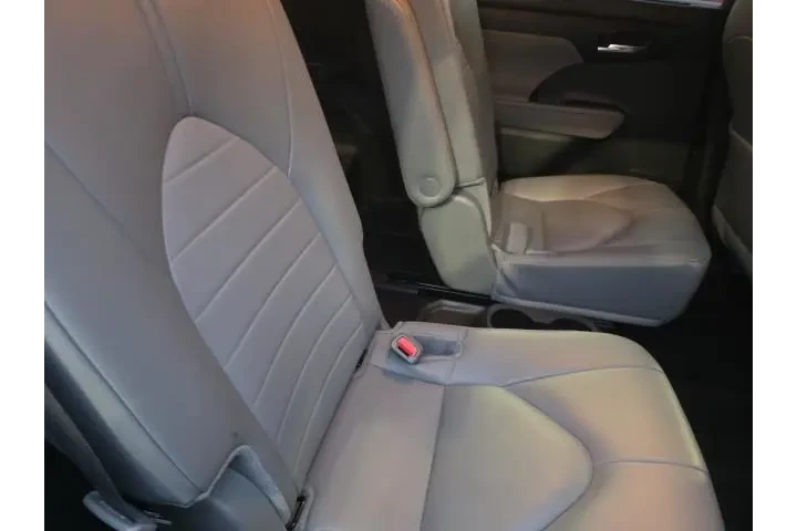 $38678 : Toyota Highlander 2024 AWD X image 8