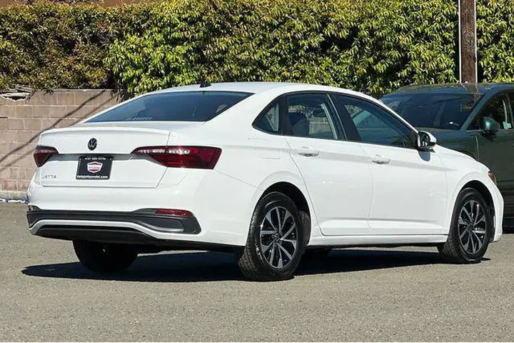 $16490 : Volkswagen Jetta 2024 S 4dr image 5