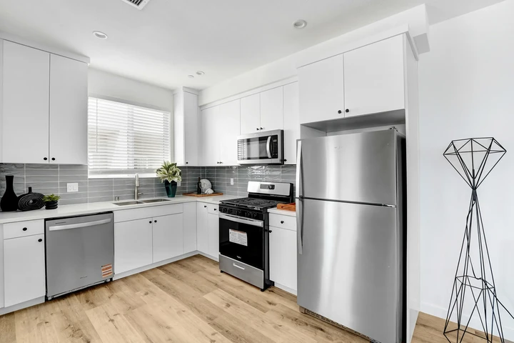 $4350 : APARTAMENTOS NUEVOS!!! image 4