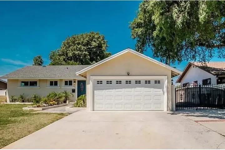 $2950 : This spacious 4-bedroom, 2-br image 1
