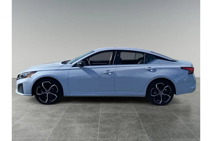 $31697 : Nissan Altima 2024 AWD 2.5 S image 2