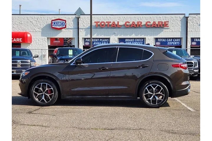 $16985 : 2019 Alfa Romeo Stelvio Ti image 4