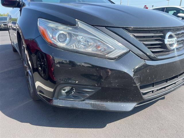 $11990 : PRE-OWNED 2018 NISSAN ALTIMA image 9