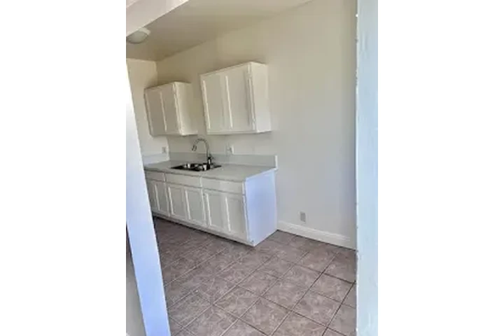 $1,895/MES. LOS ANGELES. image 6