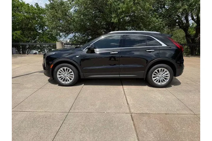 $30980 : Cadillac XT4 2024 Luxury 4dr image 2