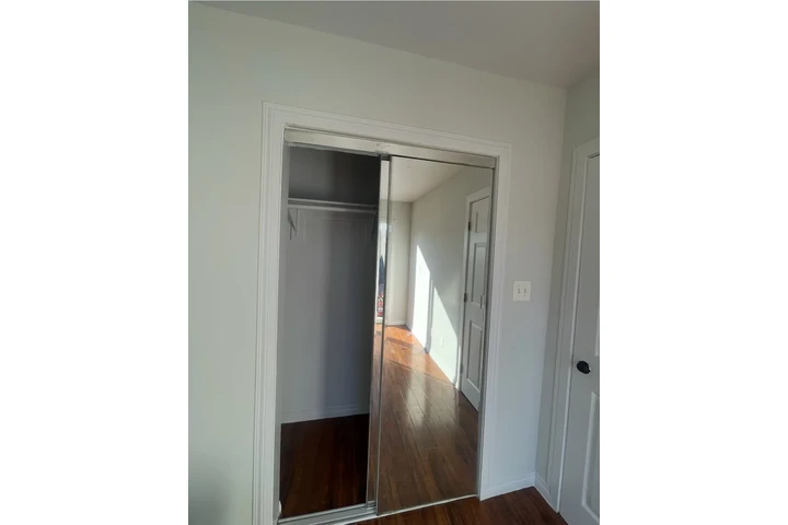 $850 : Cuarto  de renta image 5
