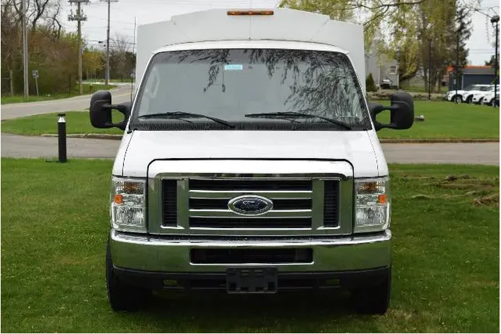 $18990 : Ford E-Series 2016 E-350 SD image 2