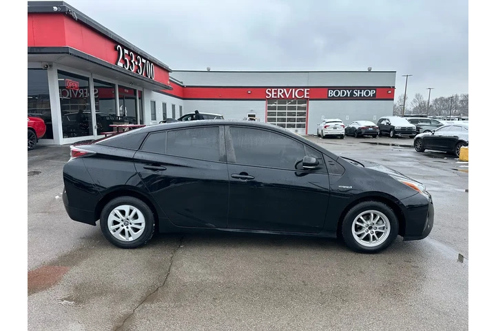 $12980 : 2017 Prius Three Touring (Nat image 1