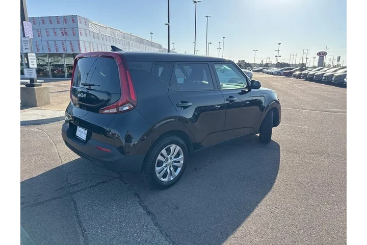 $15997 : 2022 Soul LX image 5