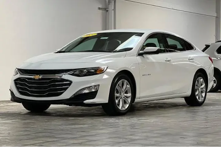 $17555 : Chevrolet Malibu 2024 LT 4dr image 8